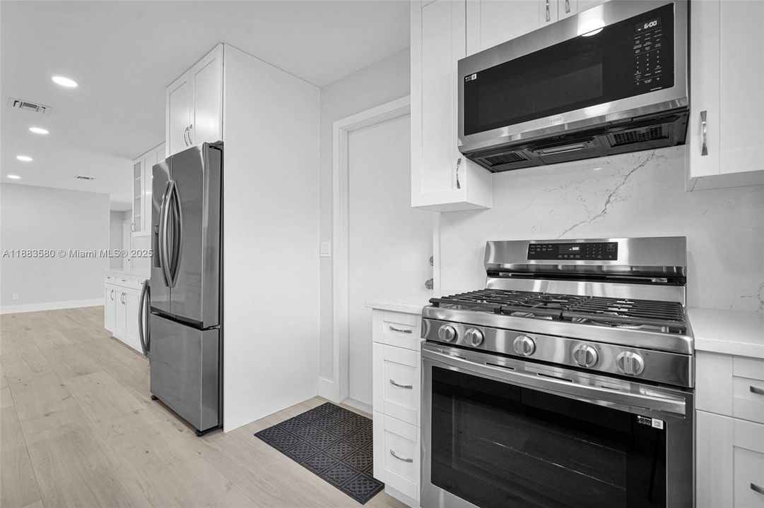 Recently Sold: $969,000 (3 beds, 3 baths, 2124 Square Feet)