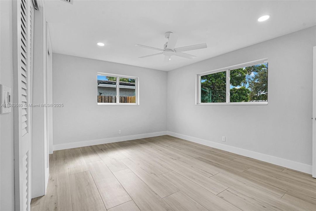 Recently Sold: $969,000 (3 beds, 3 baths, 2124 Square Feet)