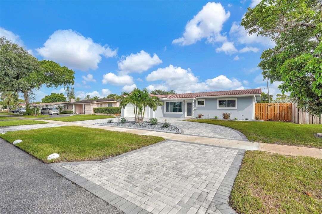 Recently Sold: $969,000 (3 beds, 3 baths, 2124 Square Feet)