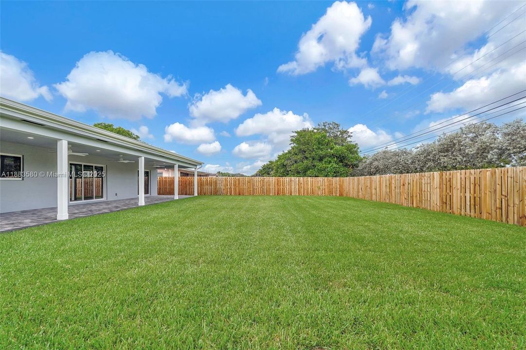 Recently Sold: $969,000 (3 beds, 3 baths, 2124 Square Feet)