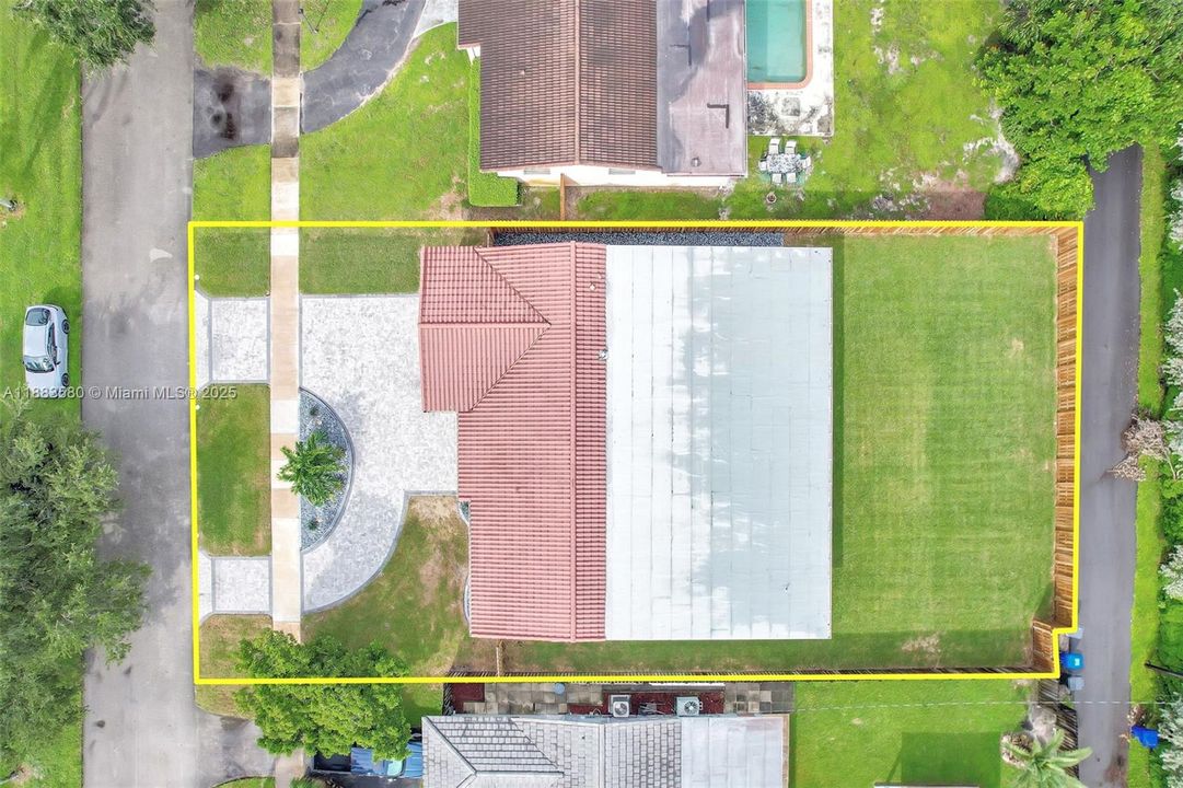 Recently Sold: $969,000 (3 beds, 3 baths, 2124 Square Feet)