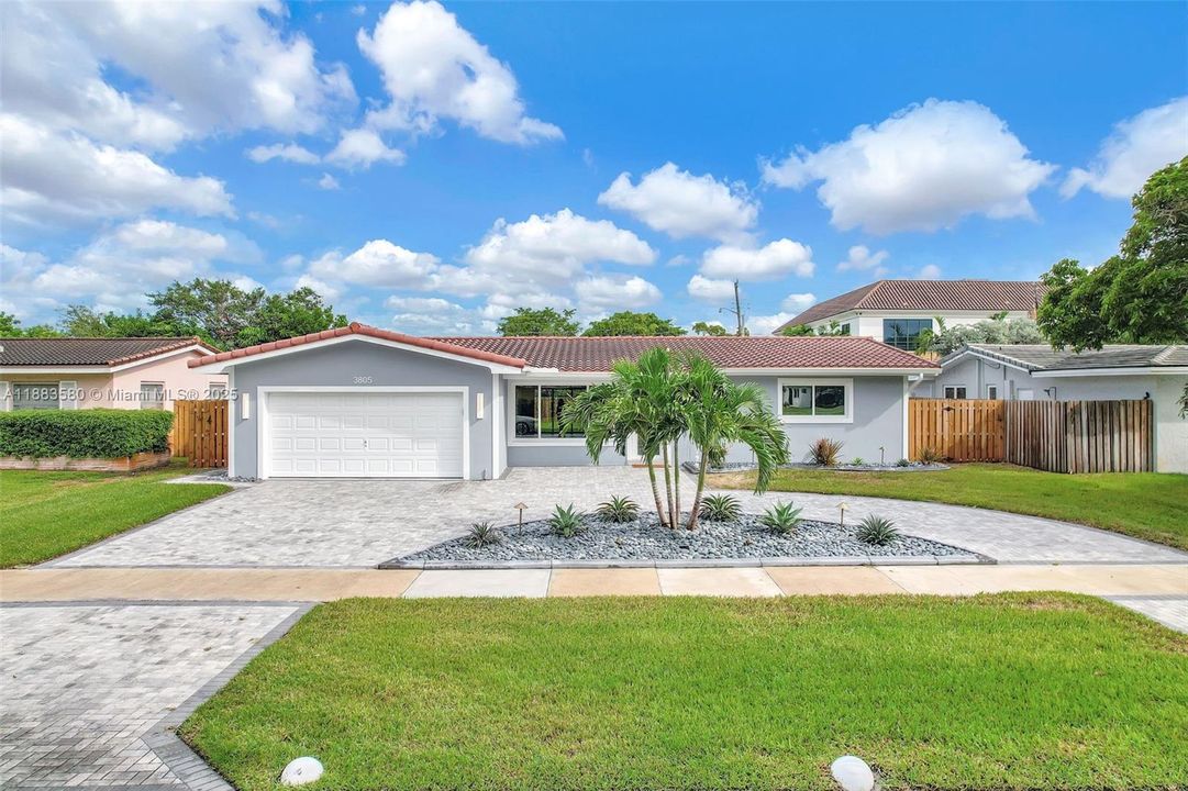 Recently Sold: $969,000 (3 beds, 3 baths, 2124 Square Feet)