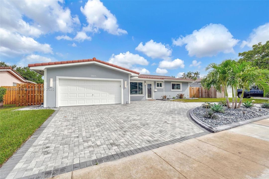 Recently Sold: $969,000 (3 beds, 3 baths, 2124 Square Feet)