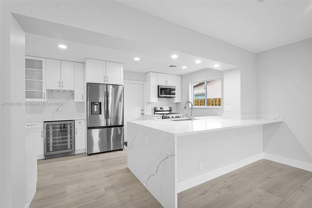 Recently Sold: $969,000 (3 beds, 3 baths, 2124 Square Feet)