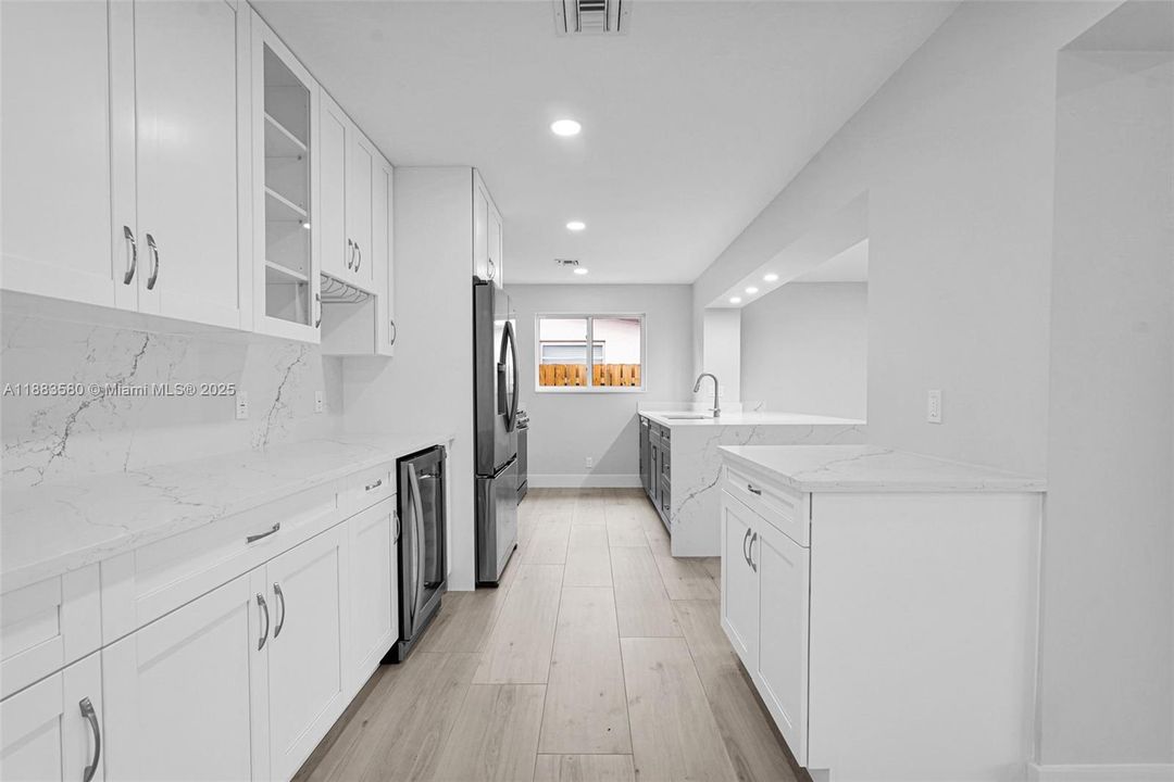 Recently Sold: $969,000 (3 beds, 3 baths, 2124 Square Feet)