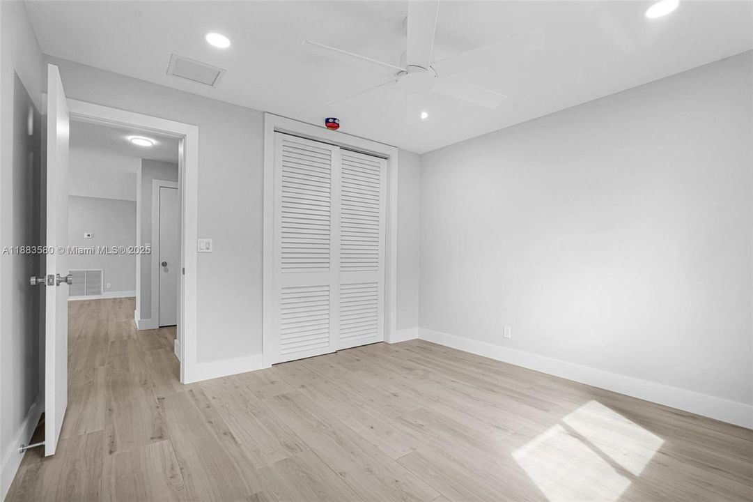 Recently Sold: $969,000 (3 beds, 3 baths, 2124 Square Feet)