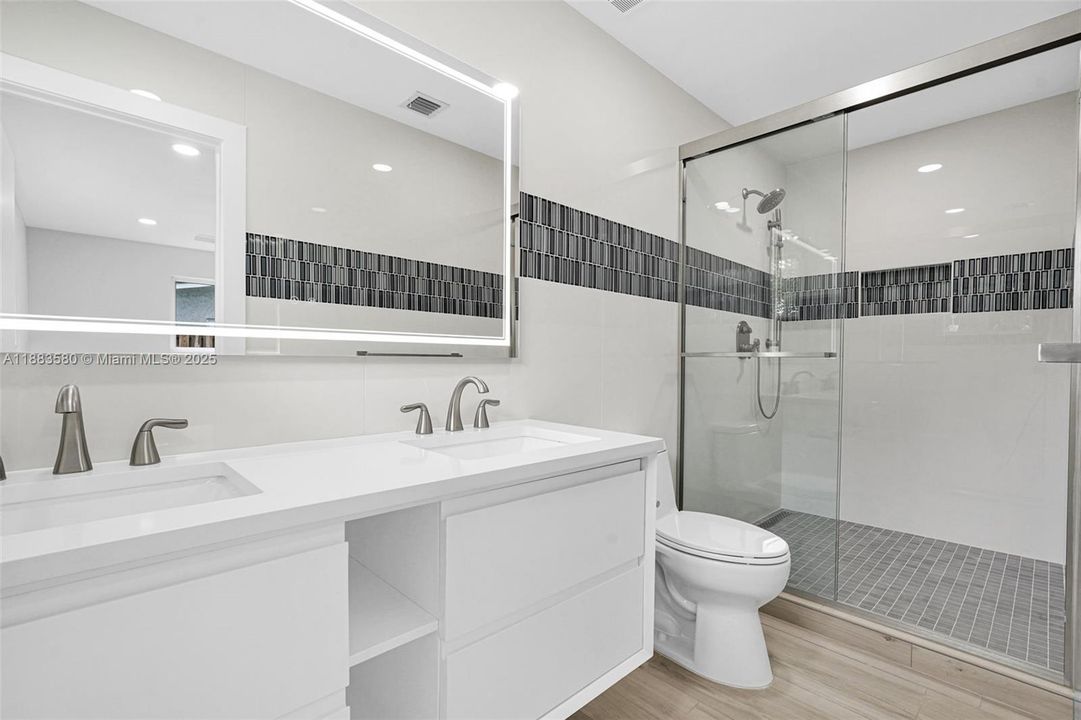 Recently Sold: $969,000 (3 beds, 3 baths, 2124 Square Feet)