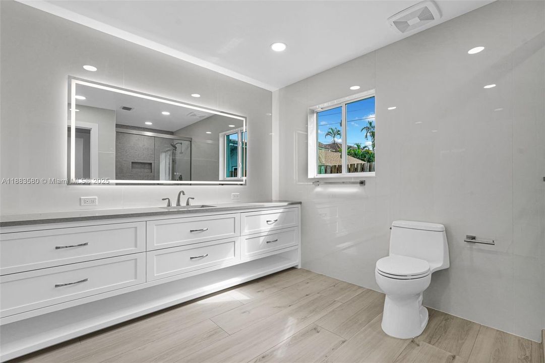 Recently Sold: $969,000 (3 beds, 3 baths, 2124 Square Feet)