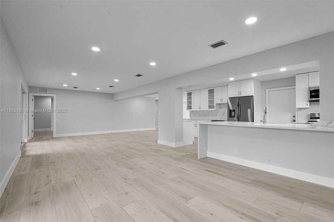 Recently Sold: $969,000 (3 beds, 3 baths, 2124 Square Feet)