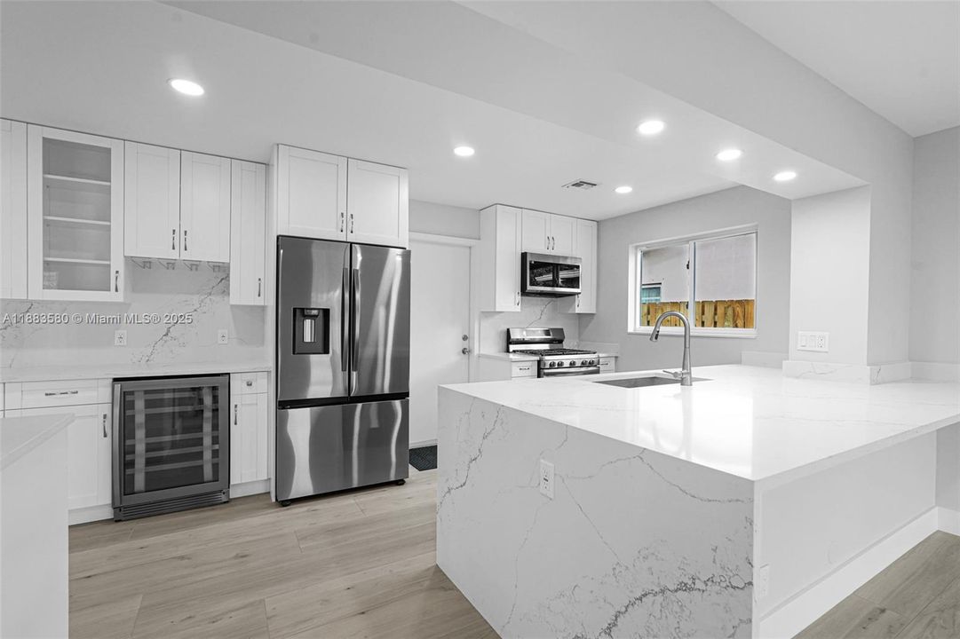 Recently Sold: $969,000 (3 beds, 3 baths, 2124 Square Feet)