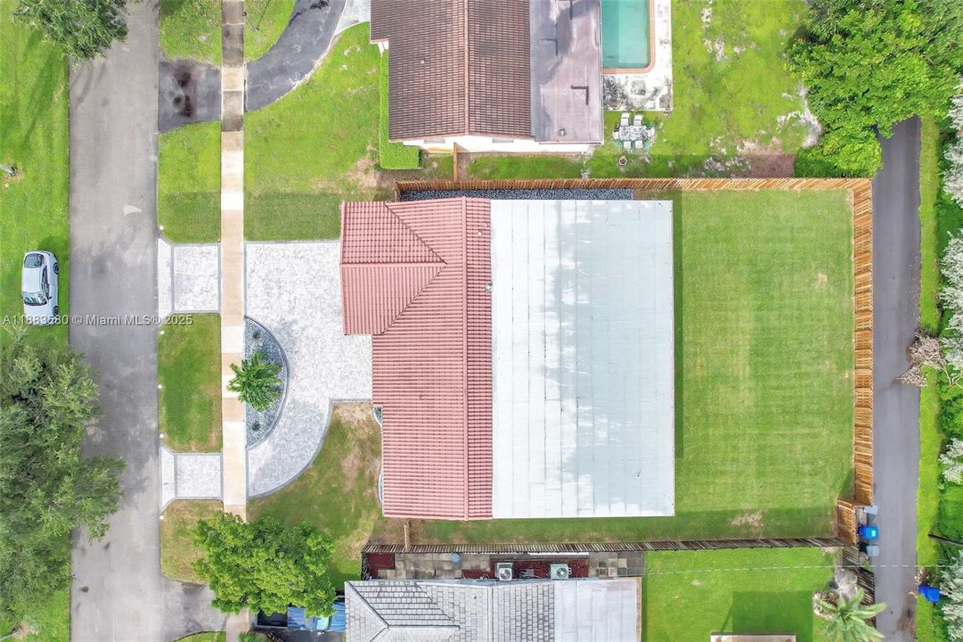 Recently Sold: $969,000 (3 beds, 3 baths, 2124 Square Feet)