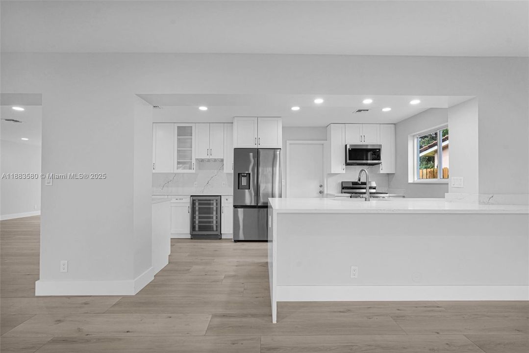 Recently Sold: $969,000 (3 beds, 3 baths, 2124 Square Feet)