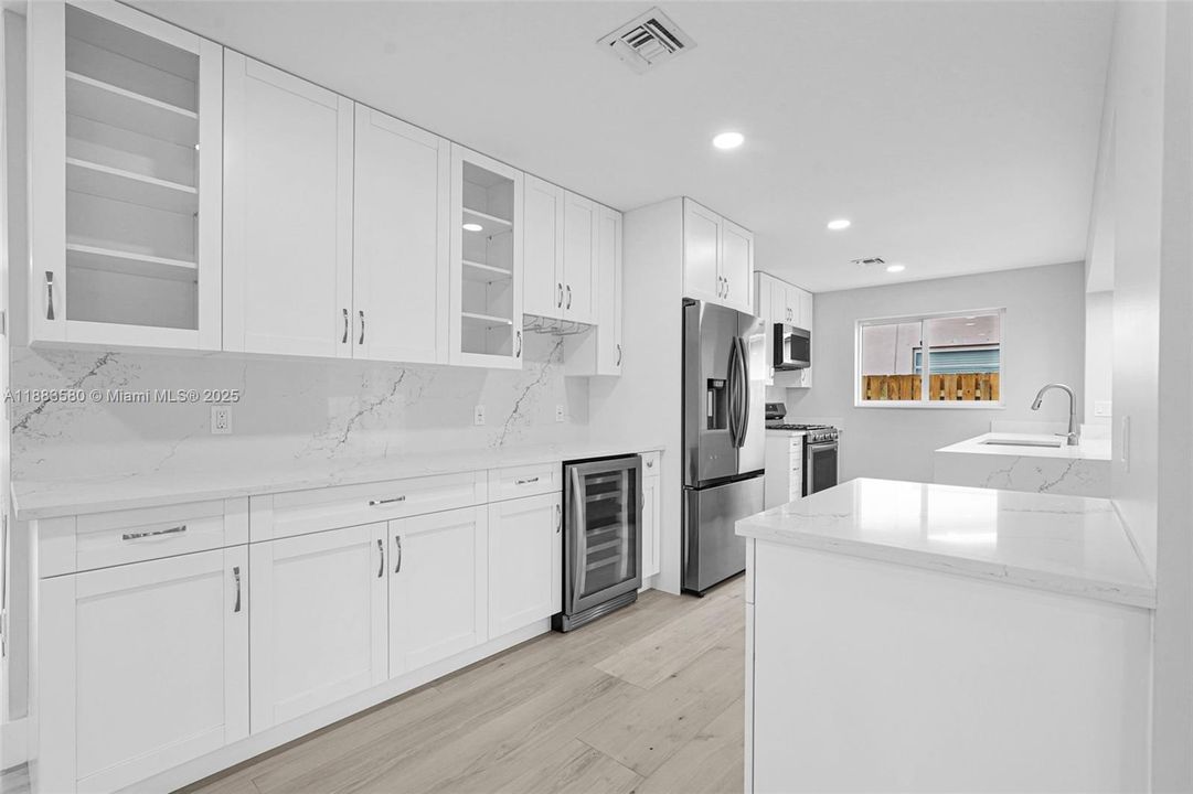 Recently Sold: $969,000 (3 beds, 3 baths, 2124 Square Feet)