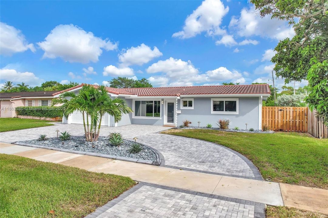 Recently Sold: $969,000 (3 beds, 3 baths, 2124 Square Feet)