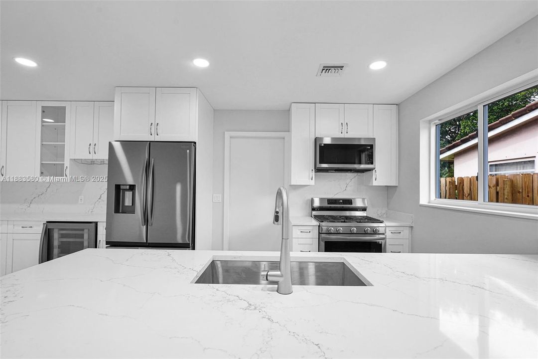 Recently Sold: $969,000 (3 beds, 3 baths, 2124 Square Feet)