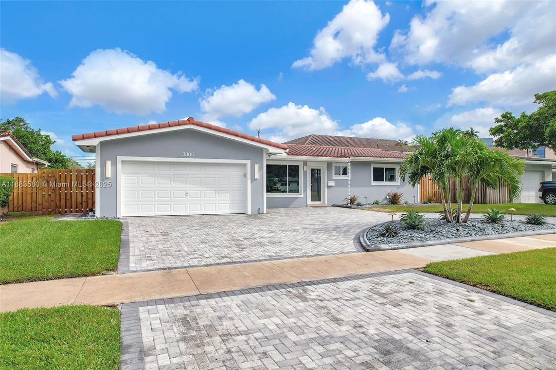 Recently Sold: $969,000 (3 beds, 3 baths, 2124 Square Feet)