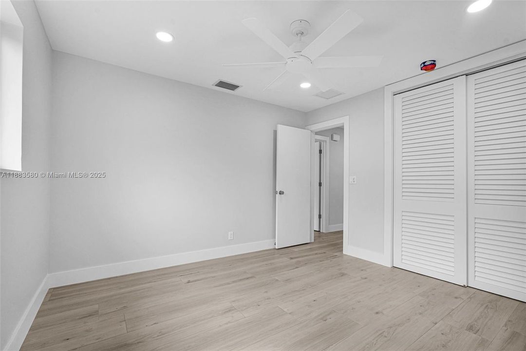 Recently Sold: $969,000 (3 beds, 3 baths, 2124 Square Feet)