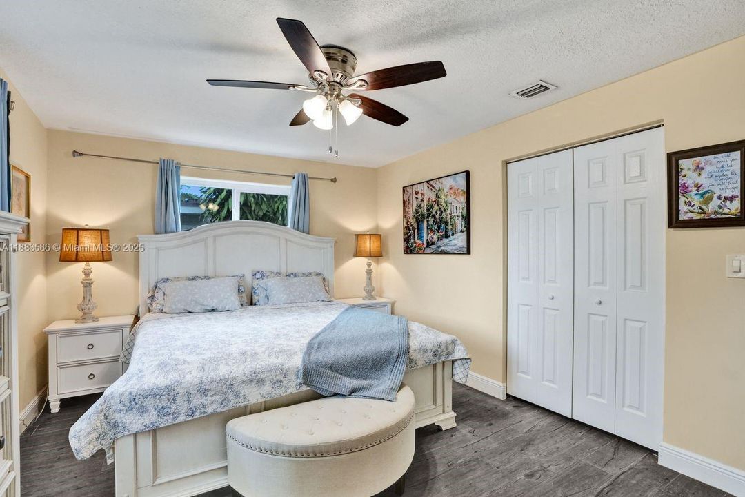 Active With Contract: $495,000 (3 beds, 2 baths, 1415 Square Feet)