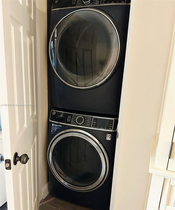 Active With Contract: $495,000 (3 beds, 2 baths, 1415 Square Feet)