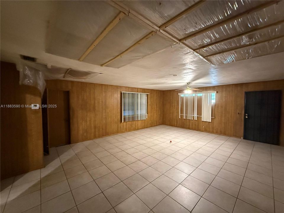 Active With Contract: $280,000 (4 beds, 2 baths, 1700 Square Feet)