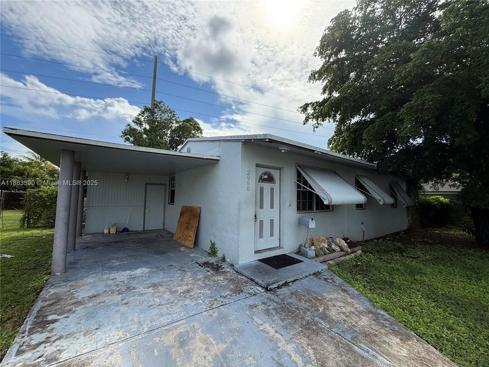 Active With Contract: $280,000 (4 beds, 2 baths, 1700 Square Feet)