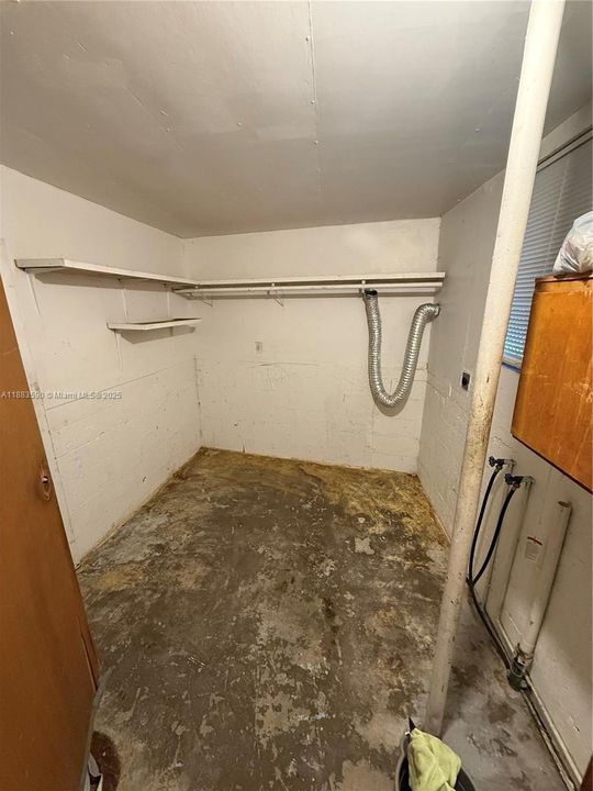 Active With Contract: $280,000 (4 beds, 2 baths, 1700 Square Feet)