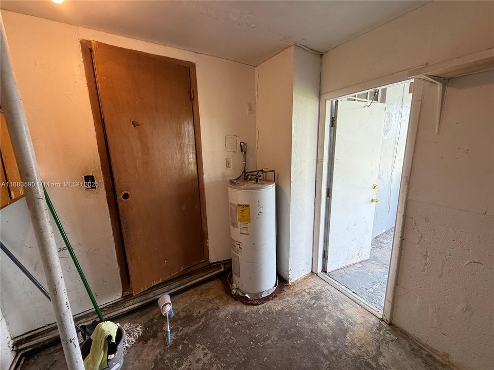 Active With Contract: $280,000 (4 beds, 2 baths, 1700 Square Feet)