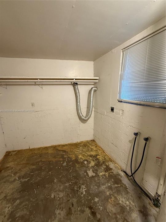 Active With Contract: $280,000 (4 beds, 2 baths, 1700 Square Feet)