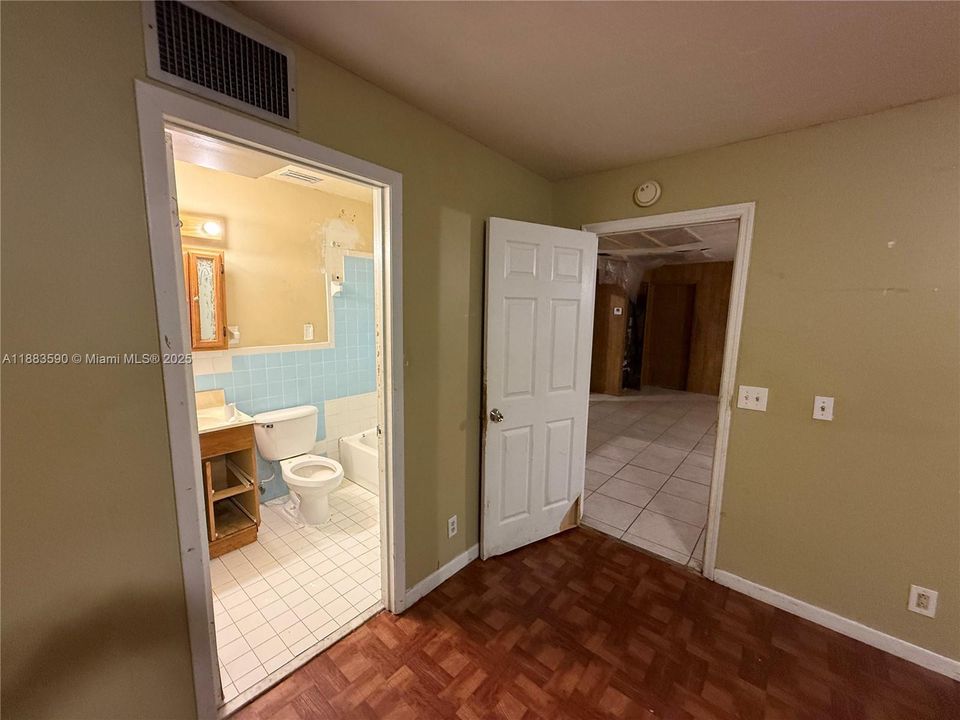 Active With Contract: $280,000 (4 beds, 2 baths, 1700 Square Feet)