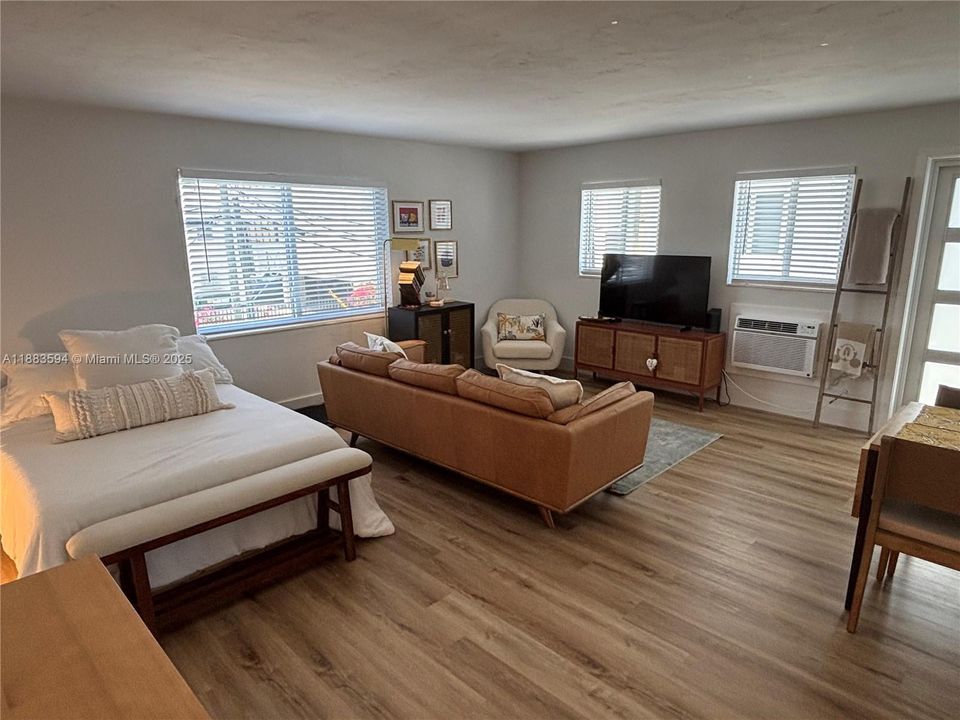 Active With Contract: $1,795 (0 beds, 1 baths, 0 Square Feet)