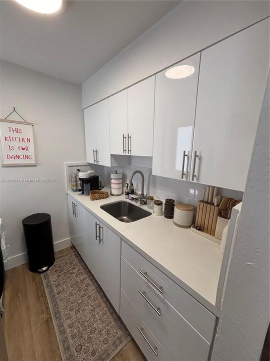 Active With Contract: $1,795 (0 beds, 1 baths, 0 Square Feet)