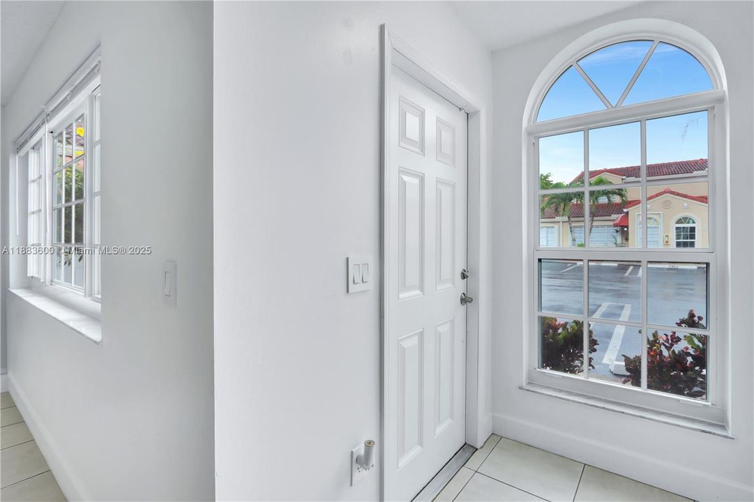 En Venta: $440,000 (3 camas, 2 baños, 1270 Pies cuadrados)