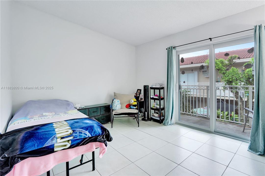 En Venta: $440,000 (3 camas, 2 baños, 1270 Pies cuadrados)