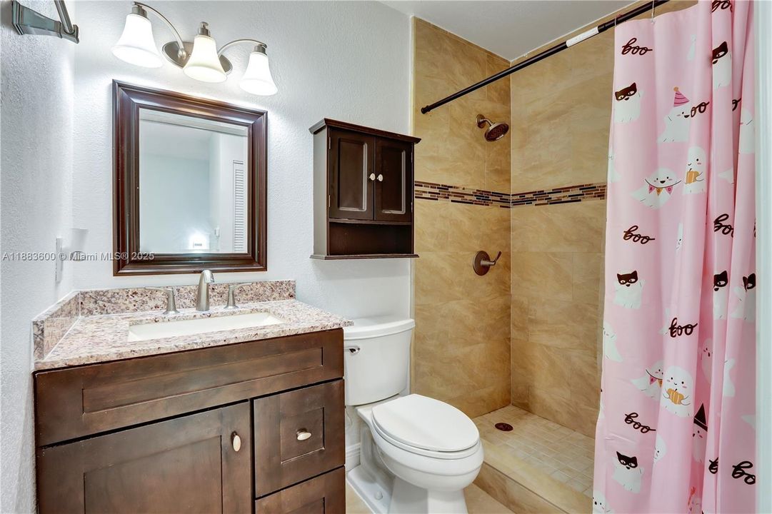 En Venta: $440,000 (3 camas, 2 baños, 1270 Pies cuadrados)