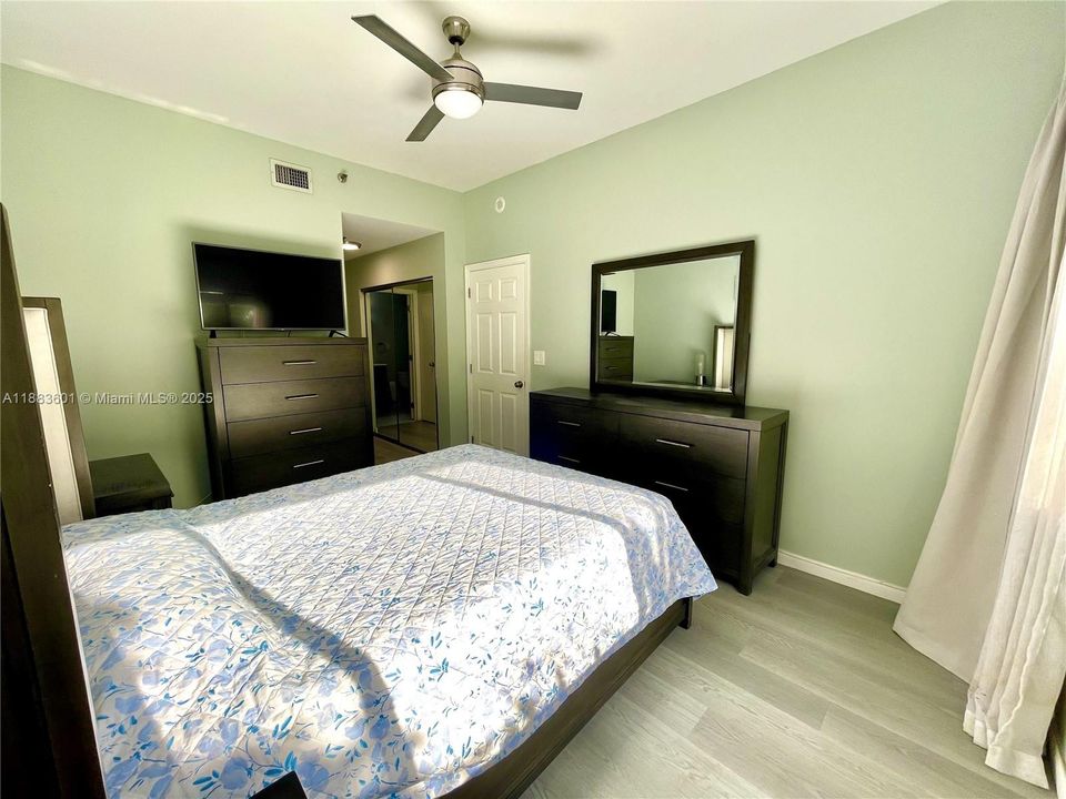 For Sale: $540,000 (2 beds, 2 baths, 1180 Square Feet)