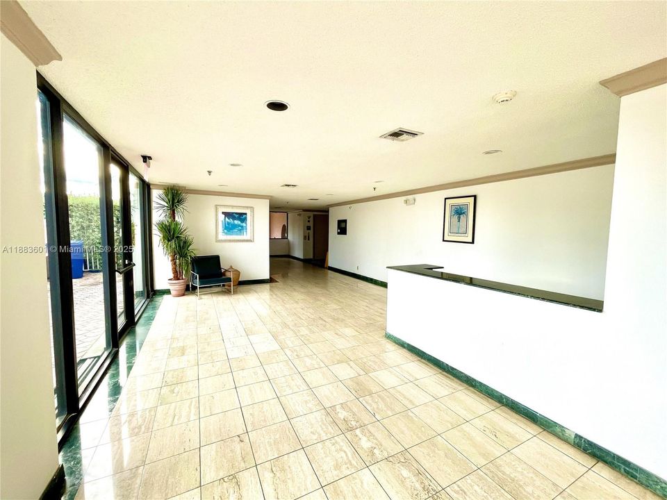 For Sale: $540,000 (2 beds, 2 baths, 1180 Square Feet)