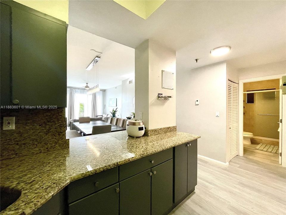 For Sale: $540,000 (2 beds, 2 baths, 1180 Square Feet)