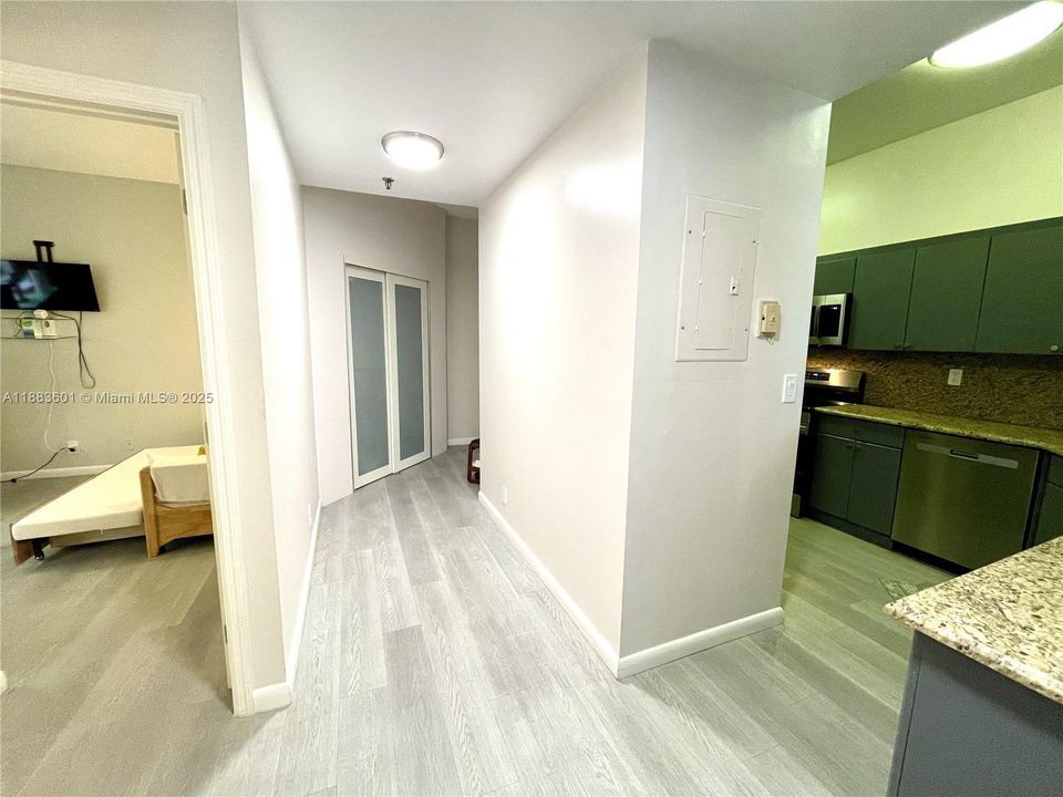 For Sale: $540,000 (2 beds, 2 baths, 1180 Square Feet)