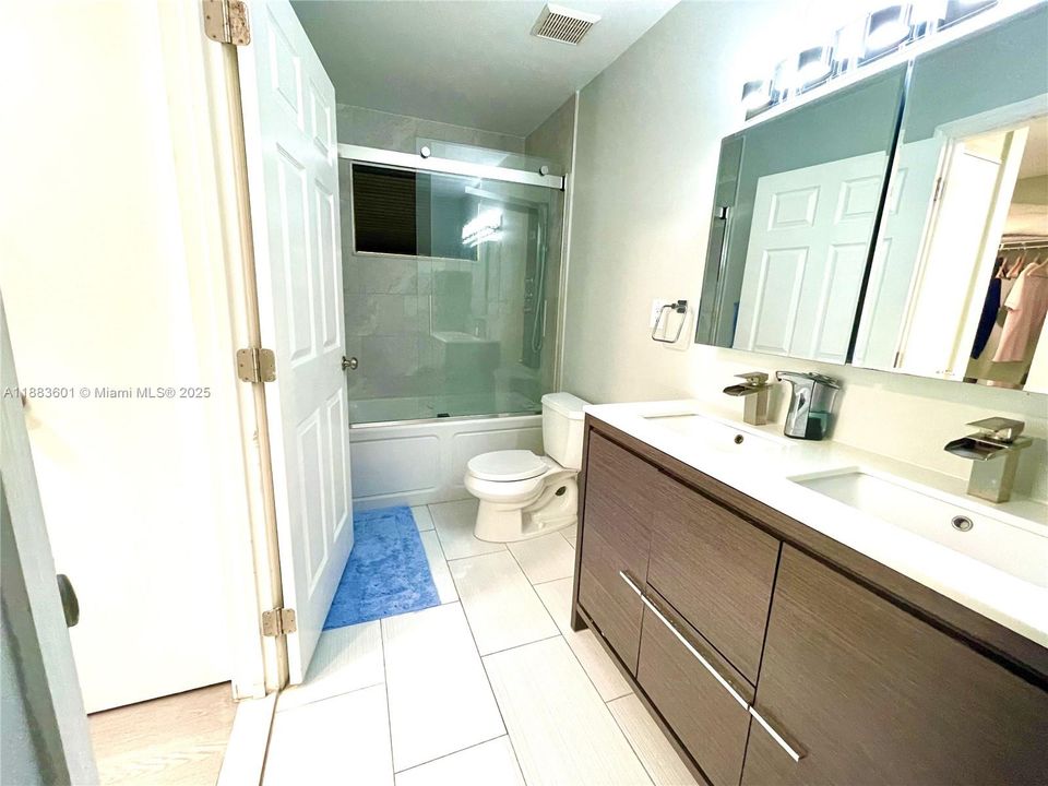 For Sale: $540,000 (2 beds, 2 baths, 1180 Square Feet)