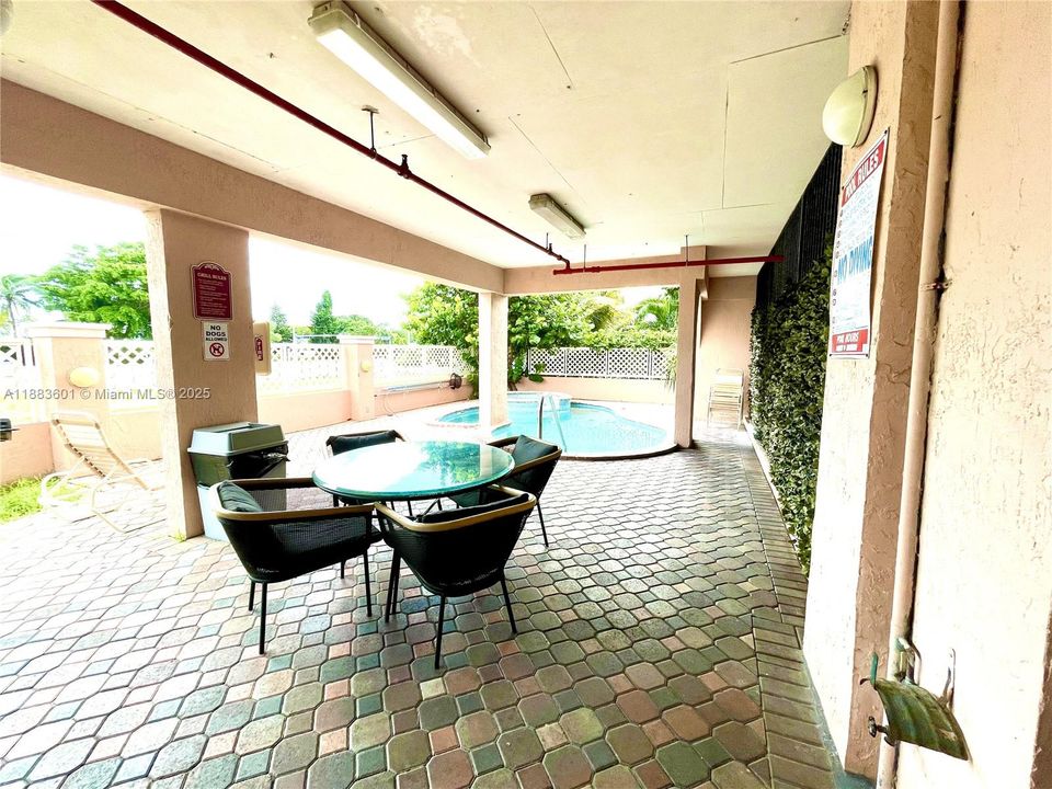 For Sale: $540,000 (2 beds, 2 baths, 1180 Square Feet)