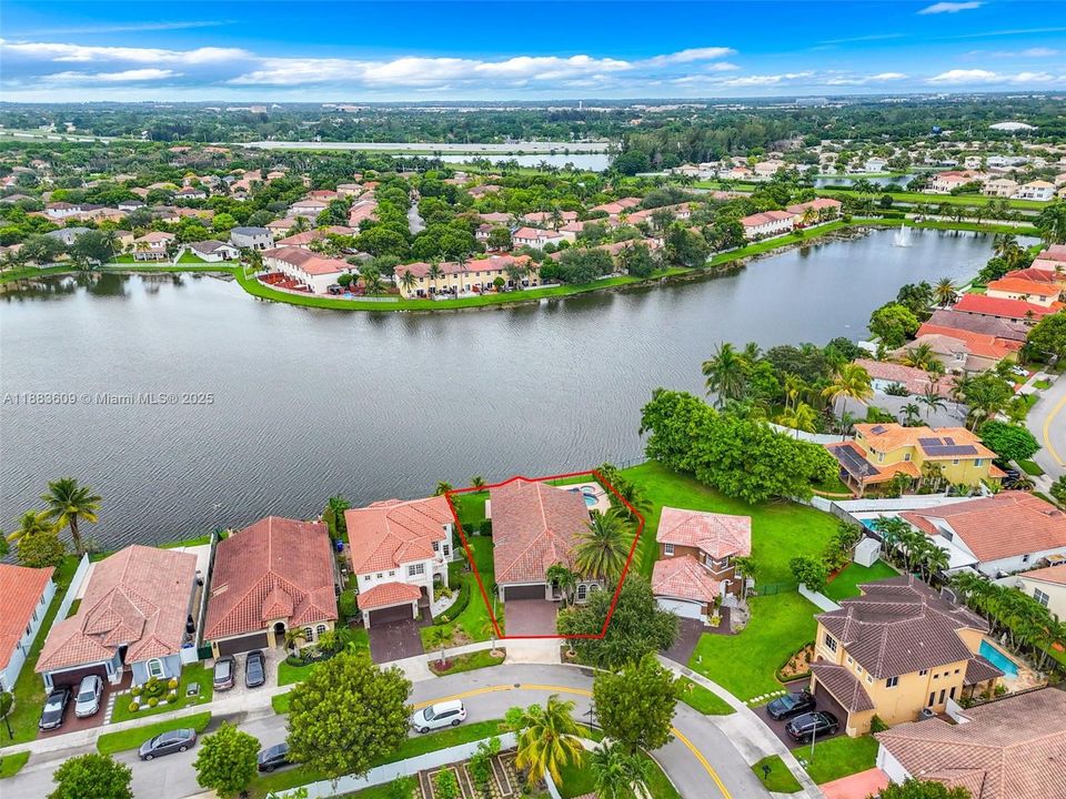 Active With Contract: $835,000 (4 beds, 3 baths, 2089 Square Feet)