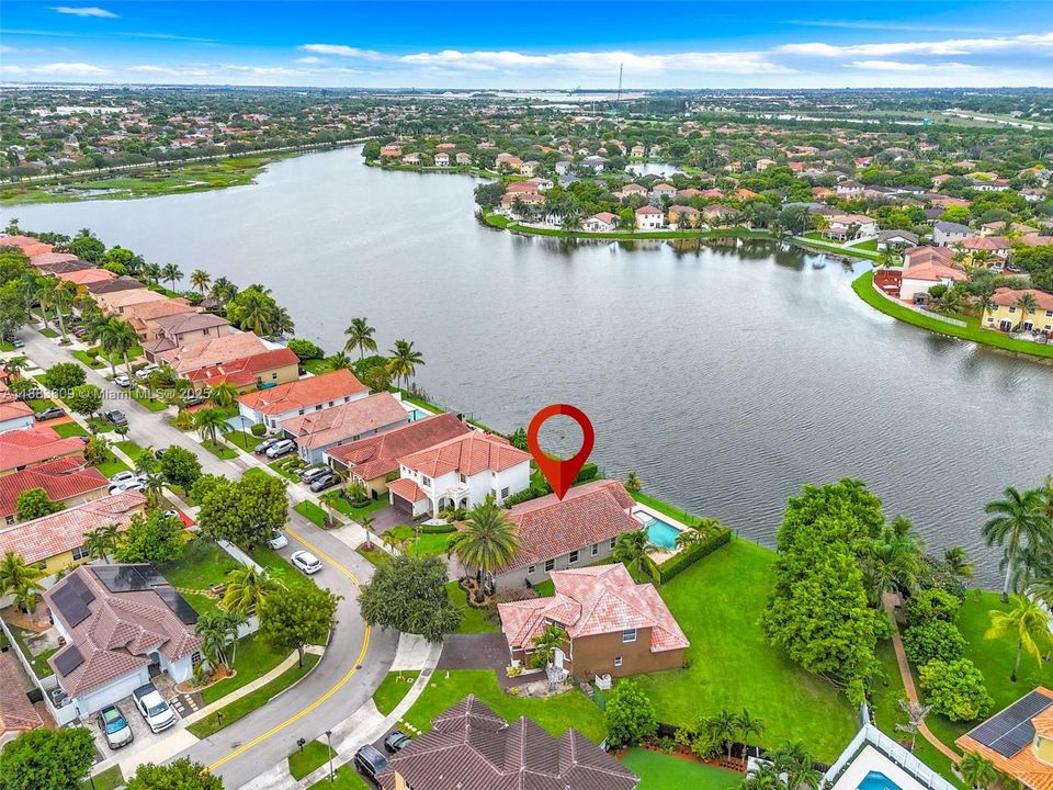 Active With Contract: $835,000 (4 beds, 3 baths, 2089 Square Feet)