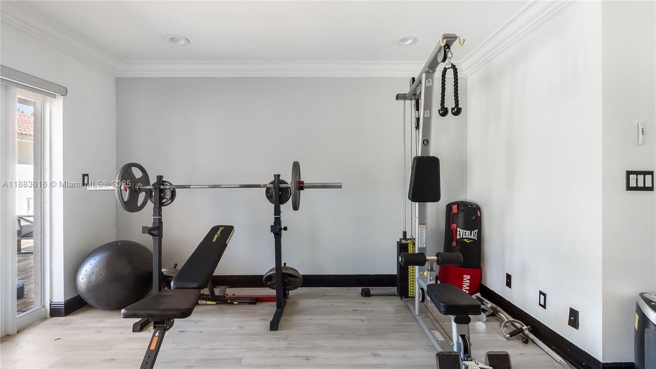 待售: $1,950,000 (7 贝兹, 5 浴室, 3921 平方英尺)