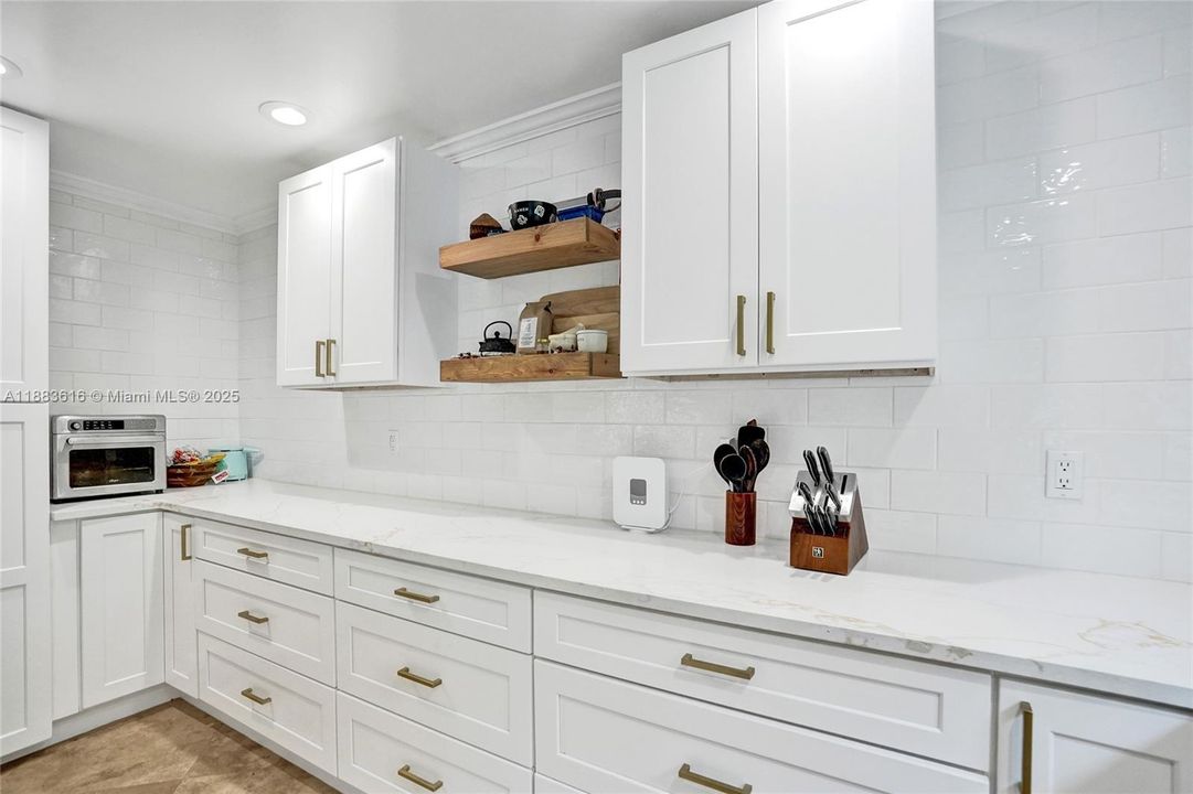 待售: $1,950,000 (7 贝兹, 5 浴室, 3921 平方英尺)