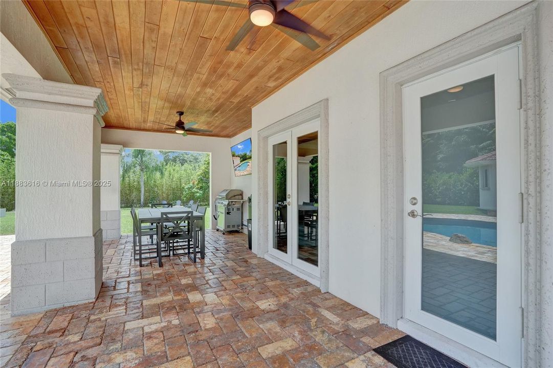 待售: $1,950,000 (7 贝兹, 5 浴室, 3921 平方英尺)