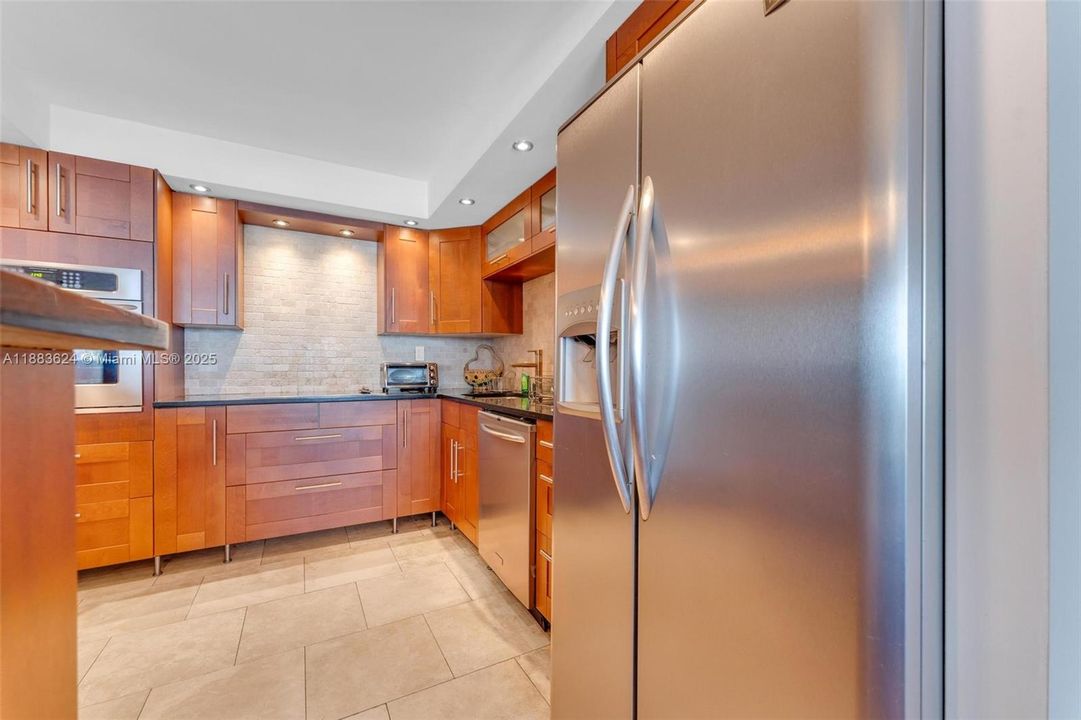 待售: $209,900 (1 贝兹, 1 浴室, 1005 平方英尺)