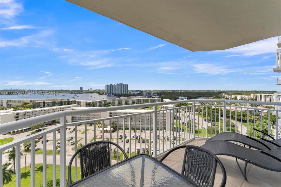 待售: $209,900 (1 贝兹, 1 浴室, 1005 平方英尺)