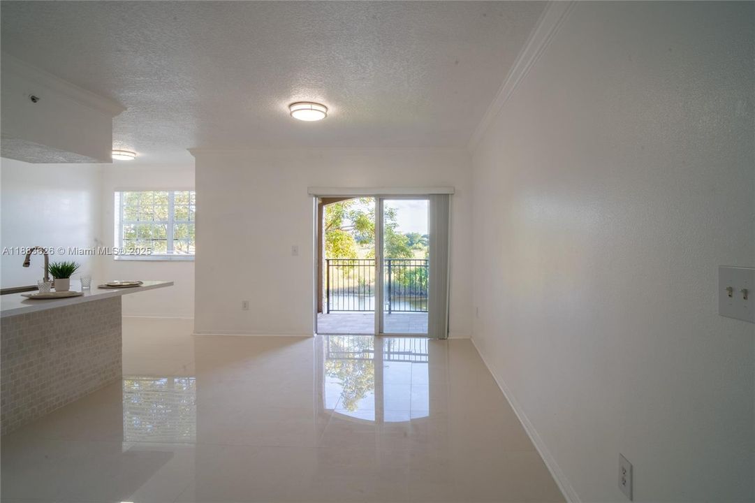 Recently Rented: $2,250 (1 beds, 1 baths, 810 Square Feet)