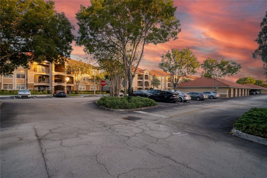 Recently Rented: $2,250 (1 beds, 1 baths, 810 Square Feet)