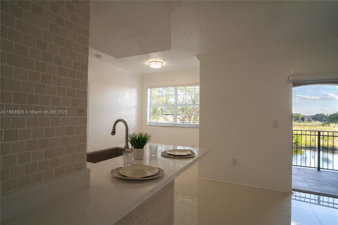 Recently Rented: $2,250 (1 beds, 1 baths, 810 Square Feet)